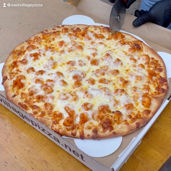 Снимок сделан в East Village Pizza пользователем Frank K. 2/11/2023