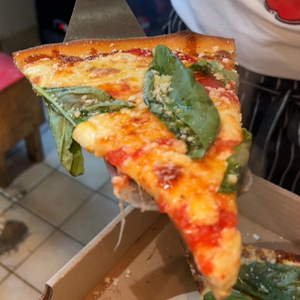 2/11/2023에 Frank K.님이 East Village Pizza에서 찍은 사진