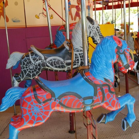 Das Foto wurde bei Pixieland Amusement Park von PerryTwins am 6/18/2014 aufgenommen