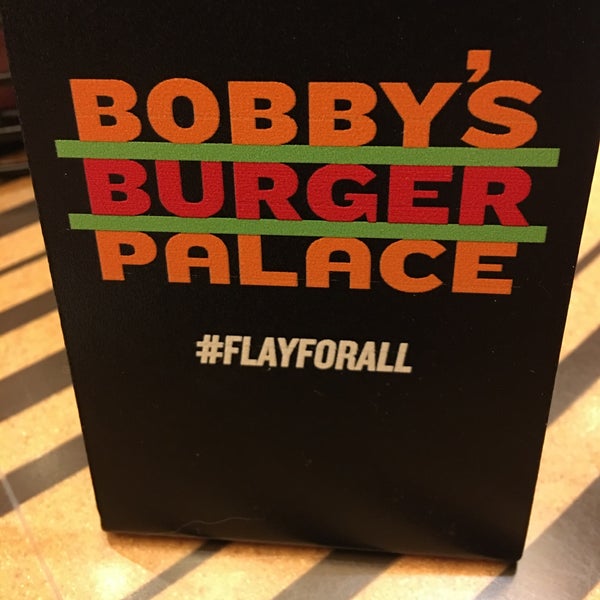 รูปภาพถ่ายที่ Bobby&#39;s Burger Palace โดย kevin i. เมื่อ 12/9/2016