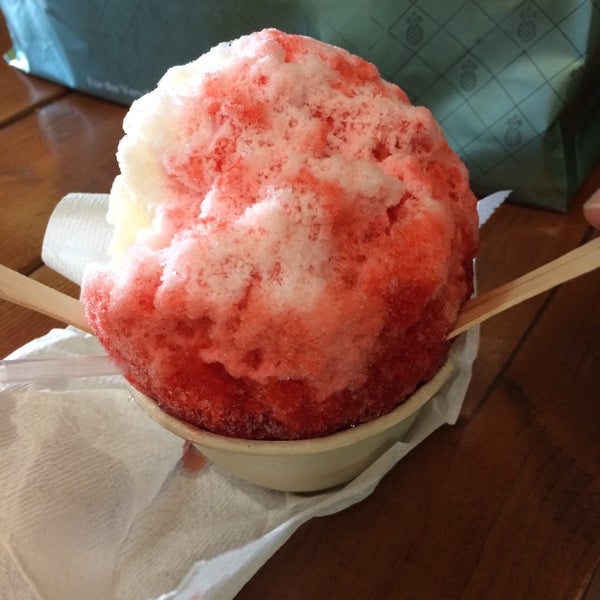 Photo taken at Local Boys Shave Ice by Grace C. on 9/26/2015