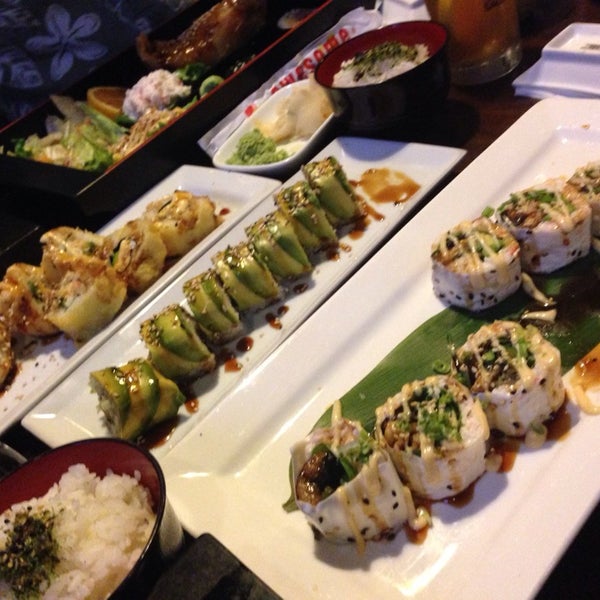 10/2/2014 tarihinde Sharon R.ziyaretçi tarafından Awesome Sushi'de çekilen fotoğraf