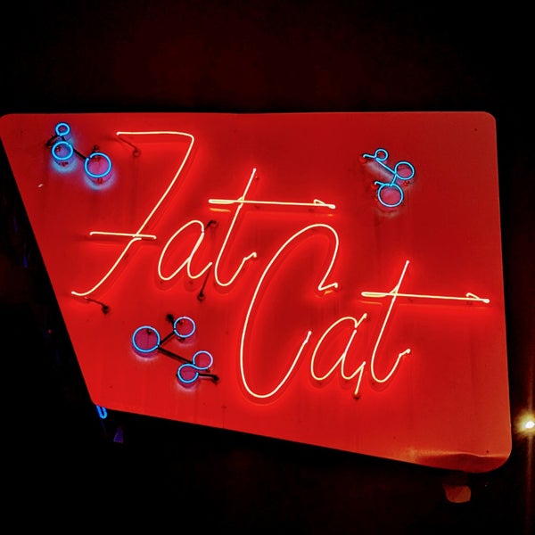 Снимок сделан в Fat Cat Bar &amp; Grill пользователем Kasey C. 11/8/2022