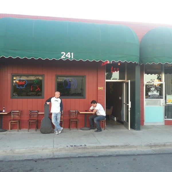 5/21/2013にBrian D.がRedRock Barで撮った写真