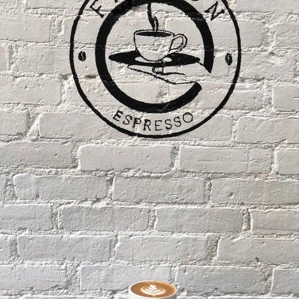 10/13/2019 tarihinde Abdullah. M. Bziyaretçi tarafından Frisson Espresso'de çekilen fotoğraf