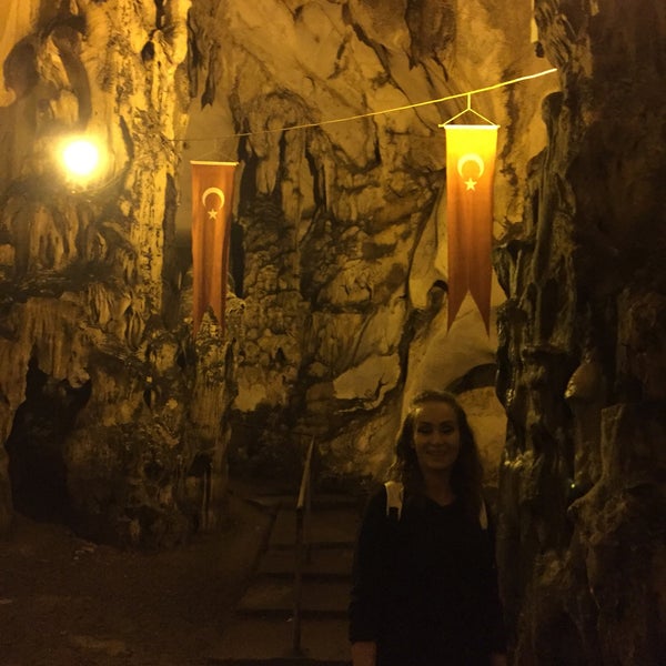 Foto scattata a Yalan Dünya Mağarası da Pasha G. il 11/26/2017