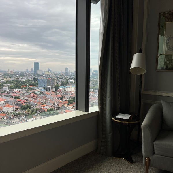 Foto diambil di Four Seasons Hotel Jakarta oleh Mh. pada 12/28/2022