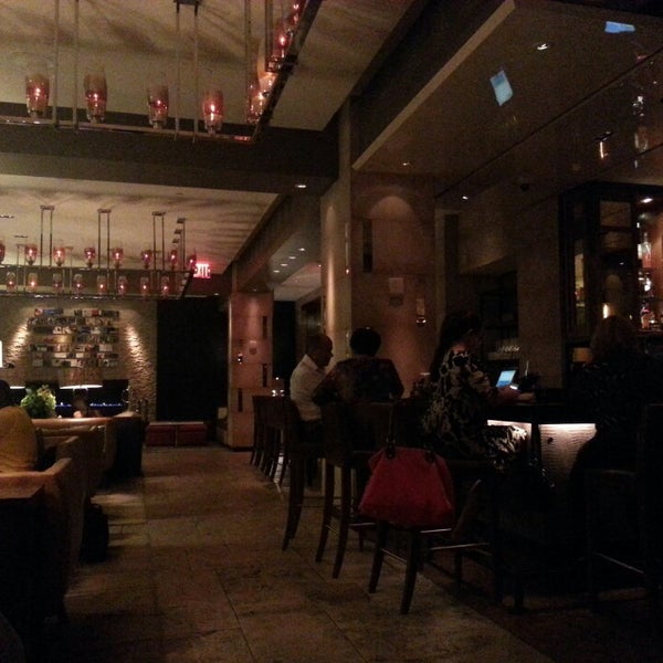 8/9/2013에 Shirley W.님이 Ca Va Lounge @ Ca Va Brasserie에서 찍은 사진