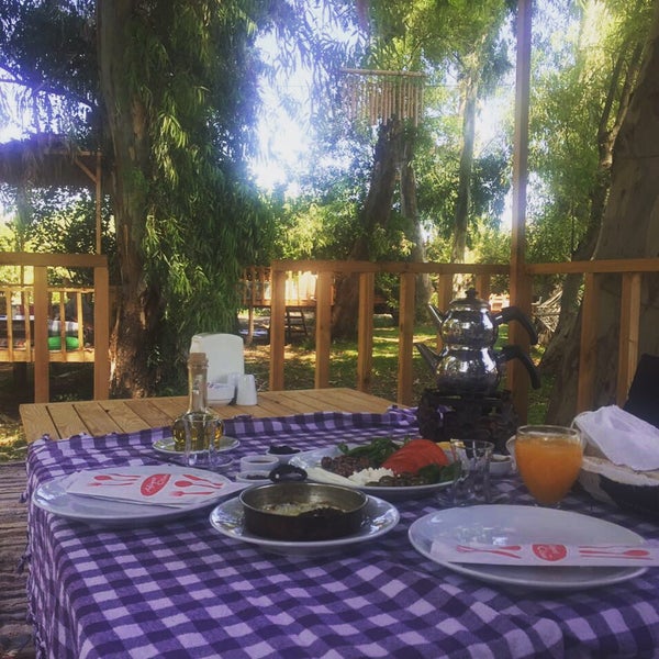 Foto diambil di Derin Bahçe Restaurant oleh Fatos S. pada 9/9/2016