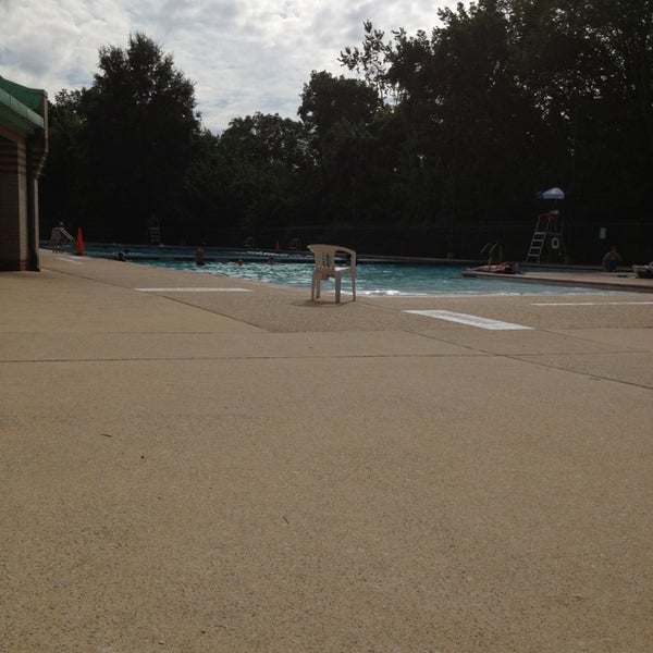 Photos at Francis Pool West End 9 tips from 701 visitors