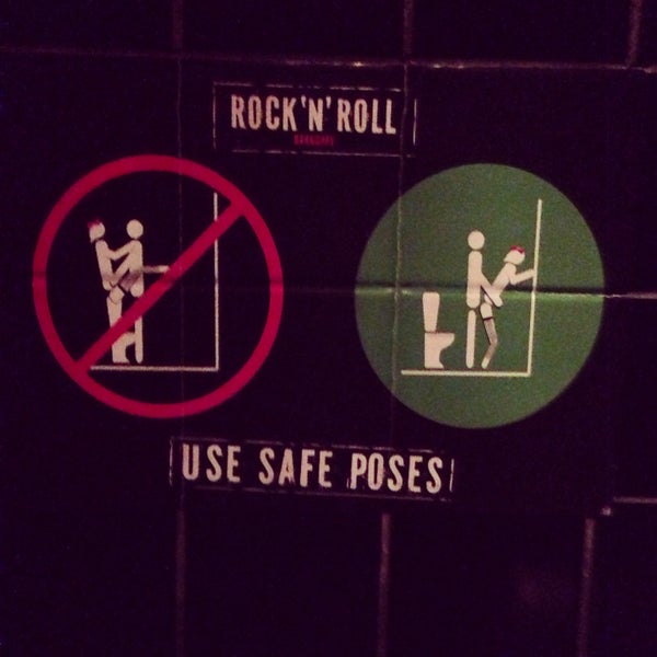 4/19/2013에 Zina A.님이 Rock&#39;n&#39;Roll Bar에서 찍은 사진
