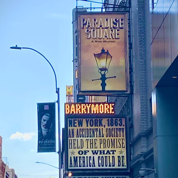 Photo taken at Barrymore Theatre by Bhin 😎 on 6/5/2022