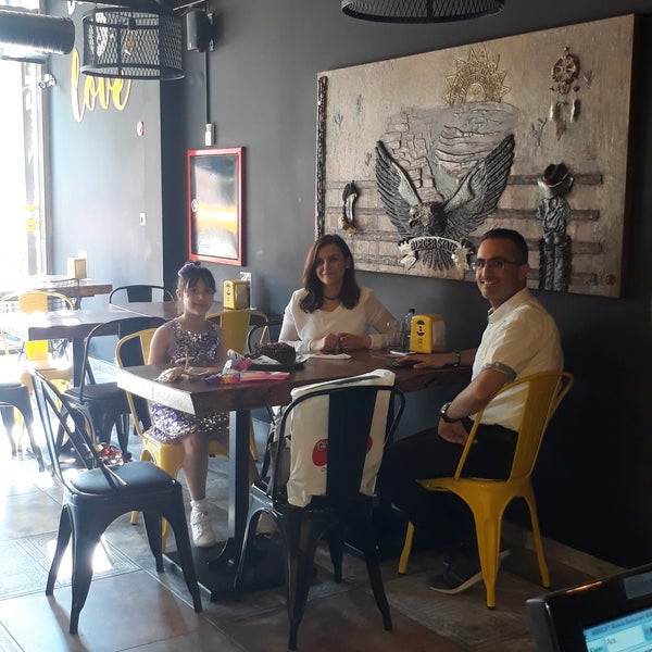 Photo taken at Burger State by Hatice Ç. on 5/13/2018
