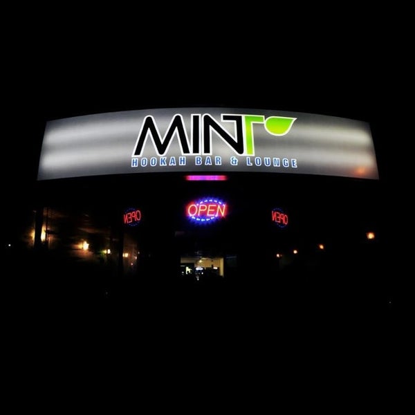Foto tirada no(a) Mint Hookah Bar &amp; Lounge por Joud M. em 1/16/2013