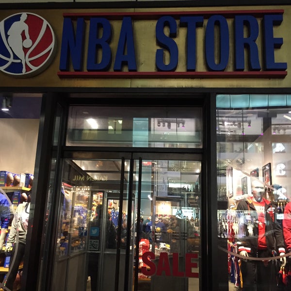Foto diambil di NBA Store oleh 🍀Giorgos G. pada 4/3/2015
