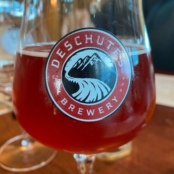 Photo prise au Deschutes Brewery Brewhouse par Scott W. le10/16/2020
