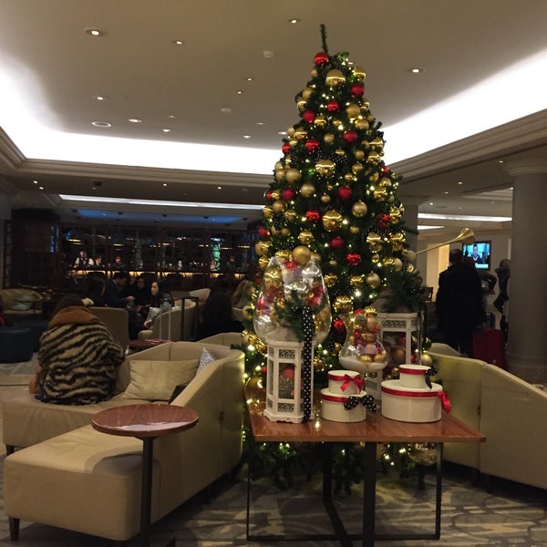 Photo taken at Lisbon Marriott Hotel by Arlie C. on 11/24/2018
