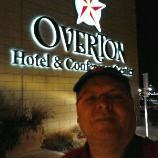 Foto diambil di Overton Hotel oleh Mike R. pada 11/16/2011