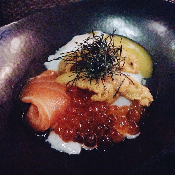 Amazing sushi omakase. Chirashi's presentation was wonderful (and tasty also!). Loved the poached egg over musa, uni and ikura ❤️