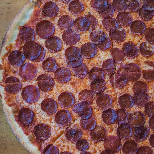 2/11/2023 tarihinde East Village Pizzaziyaretçi tarafından East Village Pizza'de çekilen fotoğraf