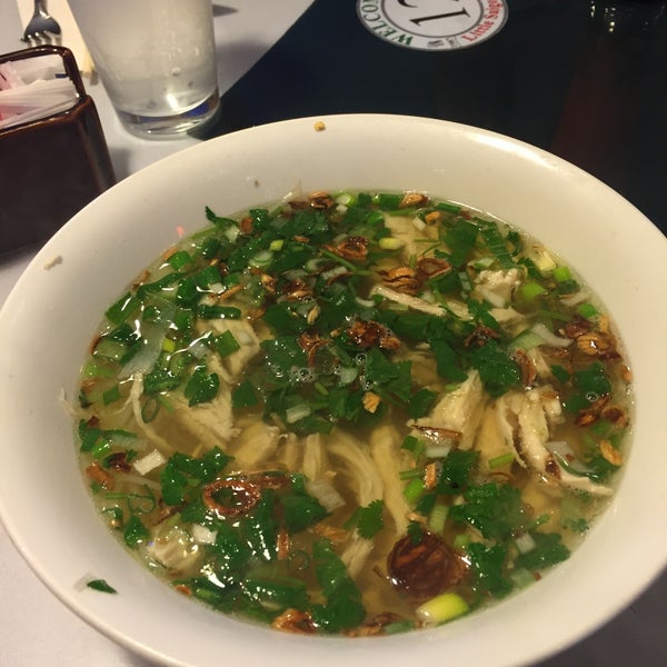 Foto tirada no(a) Little Saigon Restaurant por Whitney em 1/3/2016