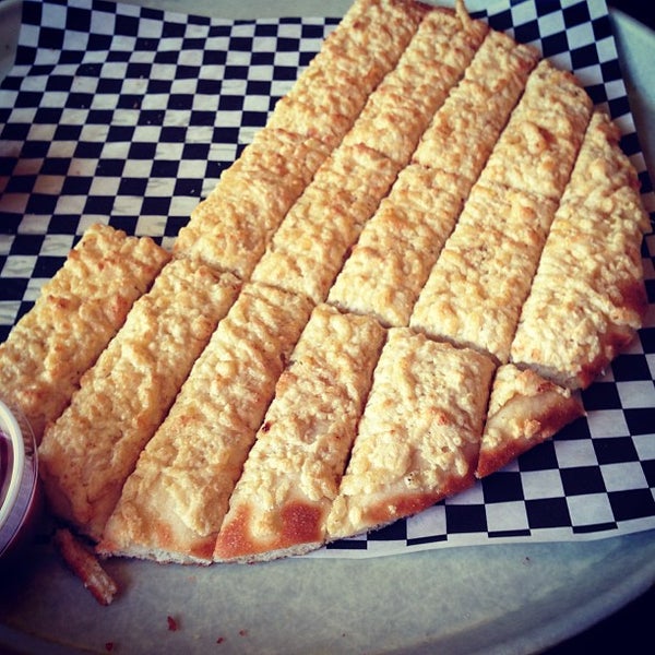 Das Foto wurde bei Joe&#39;s Pizza Buy the Slice von Caitlin A. am 8/17/2013 aufgenommen