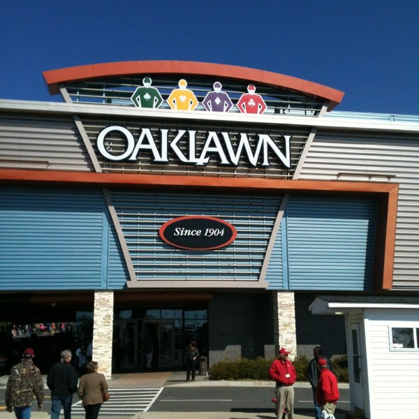 Foto tirada no(a) Oaklawn Racing &amp; Gaming por Jason G. em 2/23/2013