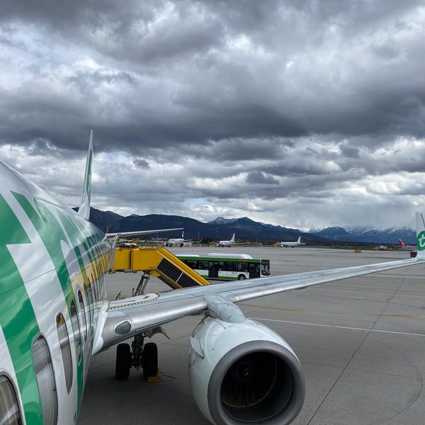 รูปภาพถ่ายที่ Salzburg Airport W. A. Mozart (SZG) โดย Menno J. เมื่อ 3/25/2023