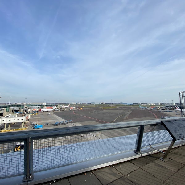 รูปภาพถ่ายที่ Panorama Terrace โดย Menno J. เมื่อ 4/11/2022