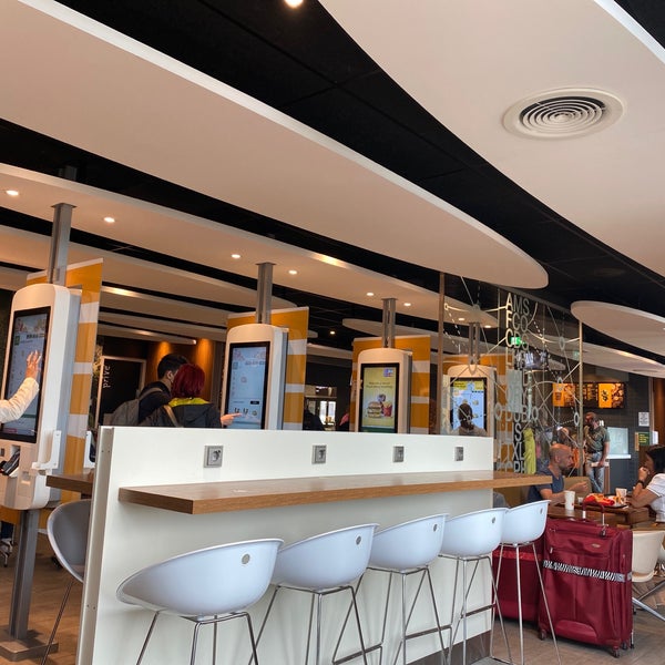 Mcdonald S Eindhoven Airport Flight Forum Luchthavenweg 17