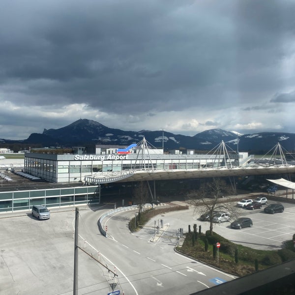 Снимок сделан в Salzburg Airport W. A. Mozart (SZG) пользователем Menno J. 3/28/2023