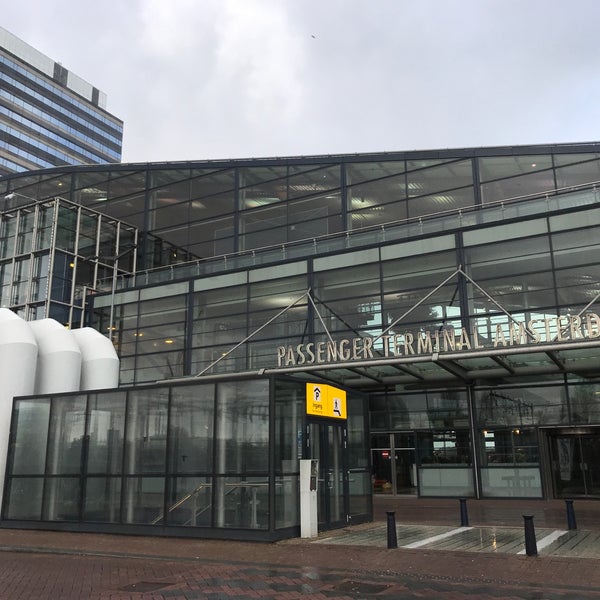 Foto diambil di Passenger Terminal Amsterdam oleh Menno J. pada 1/8/2019