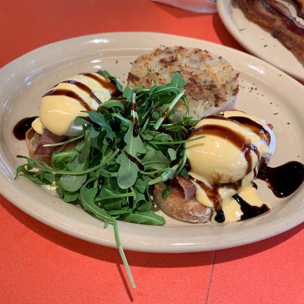 Photo taken at Snooze, an A.M. Eatery by Greg on 3/7/2019