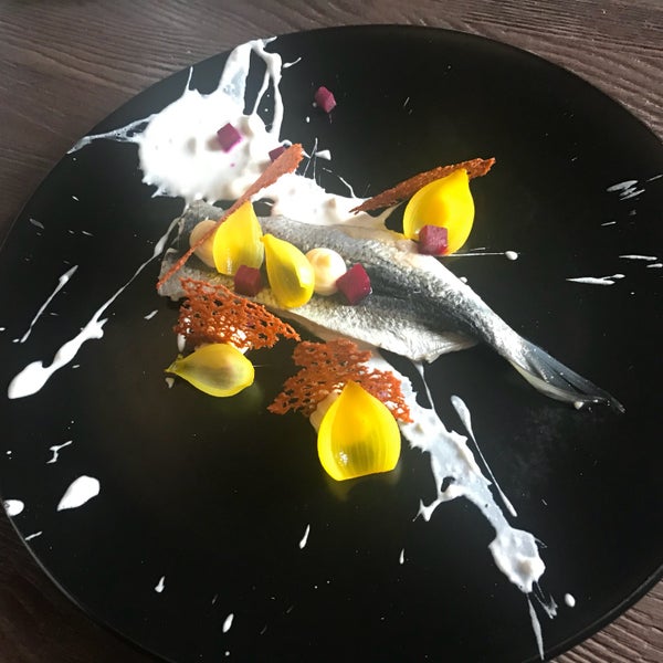 3/18/2018 tarihinde Sergiiziyaretçi tarafından Eliksir Restaurant &amp; Cocktail Bar'de çekilen fotoğraf