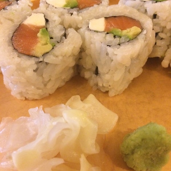 5/29/2014 tarihinde Rose M.ziyaretçi tarafından Sushi Capitol'de çekilen fotoğraf