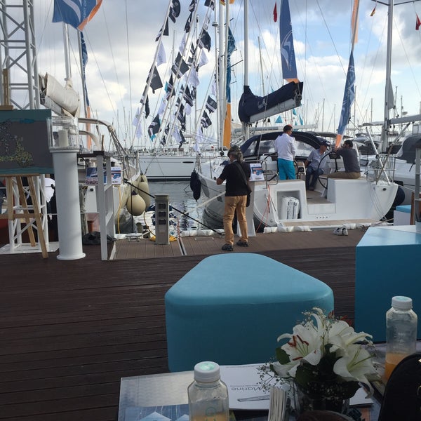 10/8/2015에 Murat E.님이 Ev&#39;re Boat Show Standı에서 찍은 사진