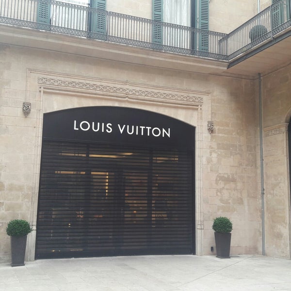 Louis Vuitton (Now Closed) Centro Histórico - P. del Borne, 19
