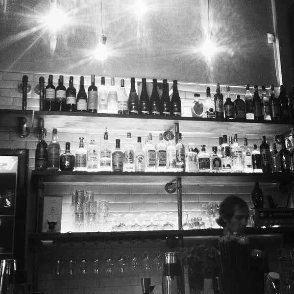 รูปภาพถ่ายที่ Negrita Bar โดย Lu D. เมื่อ 9/11/2014