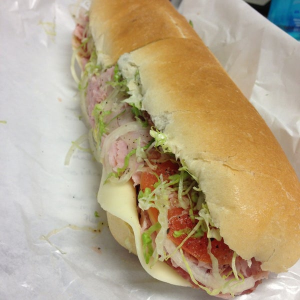 Lucky 7 Deli 2 tips from 23 visitors