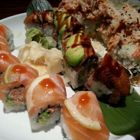 Foto diambil di Shiku Sushi oleh Zoe pada 10/27/2012