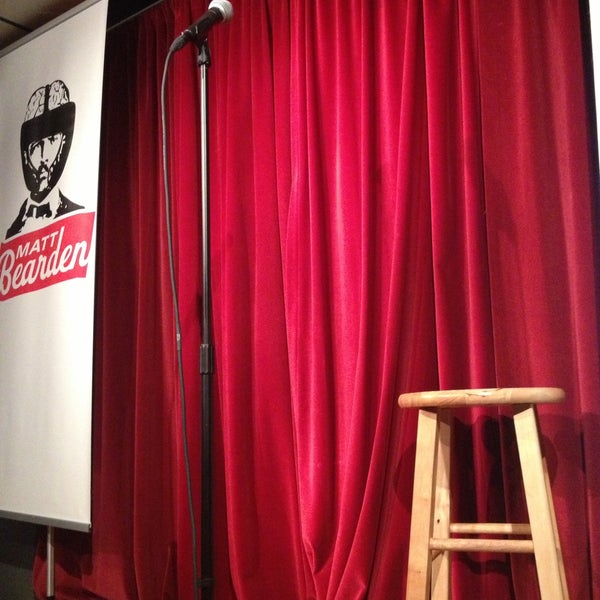 6/19/2013 tarihinde Lindsey F.ziyaretçi tarafından Capitol City Comedy Club'de çekilen fotoğraf