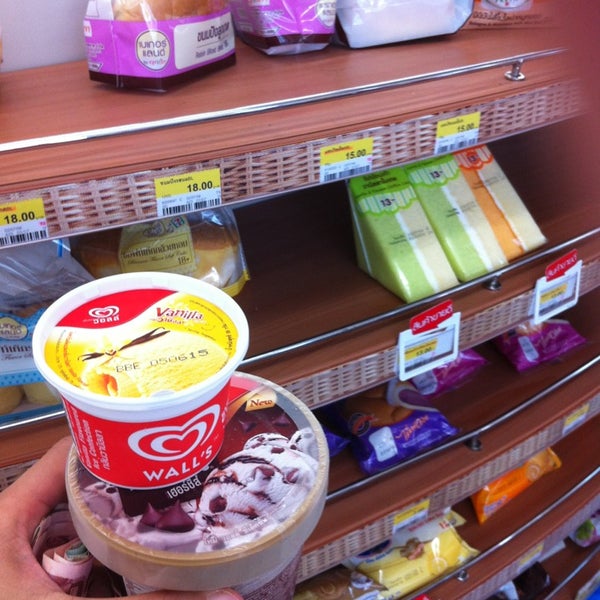 Тайские сладости из магазина 7 Eleven