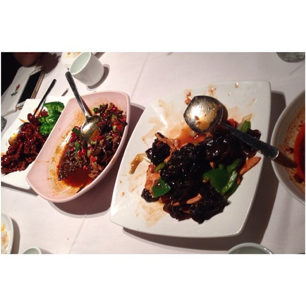 Photo taken at Hunan Cafe by Gaby V. on 9/29/2014