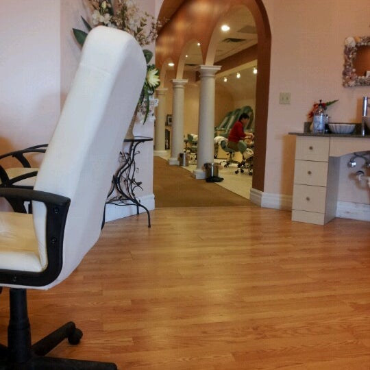 Tina's Nails & Spa Roseville, MN