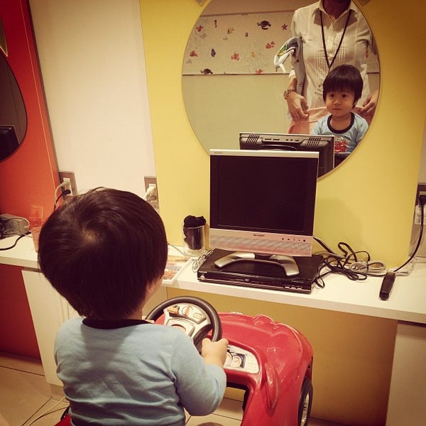 Photos At 子供美容室 レブリィ キッズ Salon Barbershop In 武蔵野 Photos At 子供美容室 レブリィ キッズ Salon Barbershop In 武蔵野