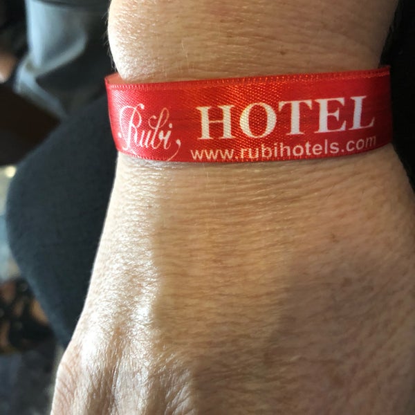 Foto diambil di Rubi Hotel oleh Nermin Ü. pada 6/29/2019