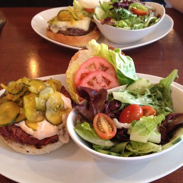 5/21/2013にGianni D.が5 Napkin Burgerで撮った写真