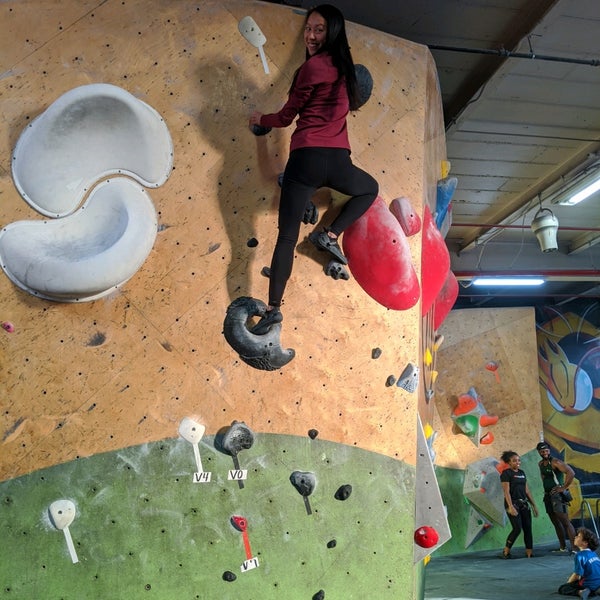 Foto tirada no(a) Brooklyn Boulders por Edwin C. em 3/8/2020