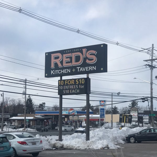 Photo taken at Red&#39;s Kitchen &amp; Tavern by Mark T. on 3/7/2019