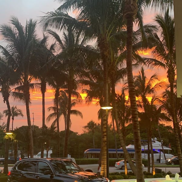 รูปภาพถ่ายที่ Fontainebleau Miami Beach โดย SULIMAN เมื่อ 7/1/2023